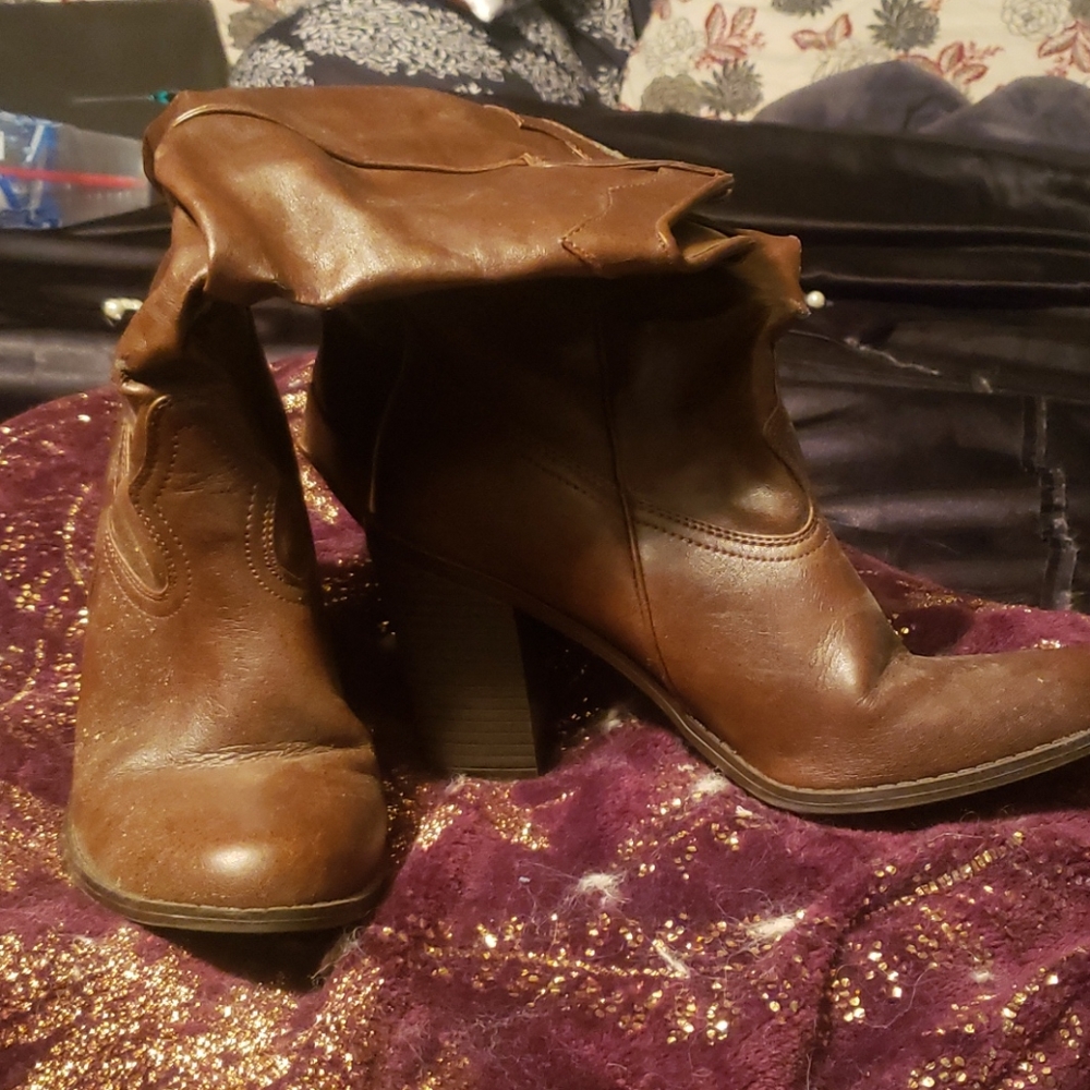 Shoes - Picture 10 of 13